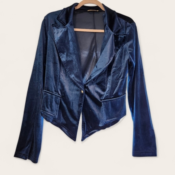 Soft abd Elegant Navy Blue Women's Blazer - Picture 7 of 8